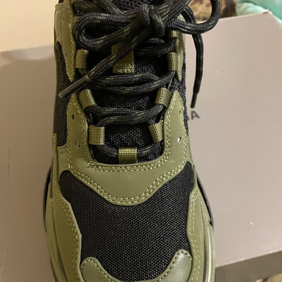 Balenciaga Green and Black Sneakers - Picture 3 of 3